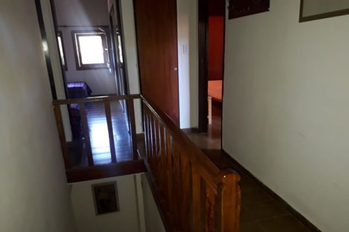 Imagen 13 de 30 de Importante Chalet En Dos Niveles Ubicado En Zona Norte Muy Luminoso