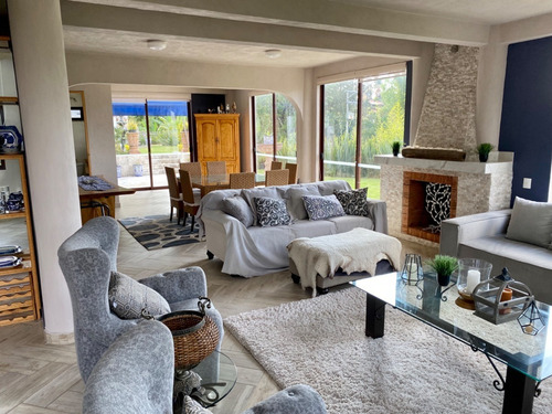 Imagen 17 de 28 de Hermosa Casa Amueblada En Renta Con Terrazas Y Jardines En Avandaro, Valle De Bravo, Estado De México