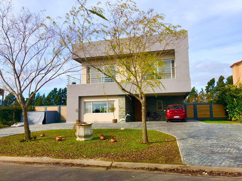 Casa 3 Dormitorios Venta Y Alquiler En San Benito, Villa Nueva