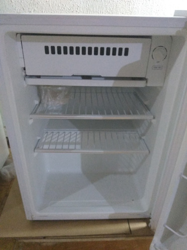 Nevera Ejecutiva Ak Electronic (Usado)