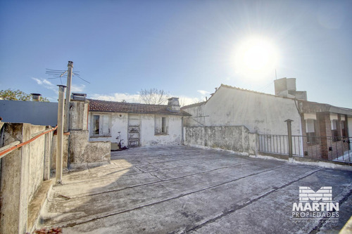 Casa A Reciclar De 277 M2.