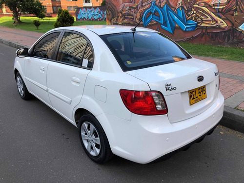 Kia Rio 2010 1.4 4 P