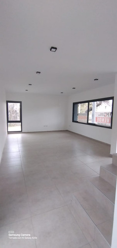 Casa En Venta De 3 Dormitorios En Barrio Villa Catalina