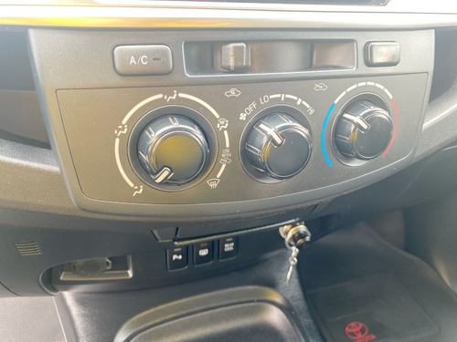 Imagen 22 de 25 de Toyota Fortuner 2.7