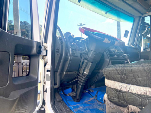 Imagem 9 de 11 de Iveco Cursor 330 4x2