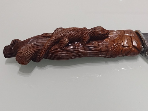 Faca Antiga Temática Xamânica Cabo Crocodilo E Bainha Couro