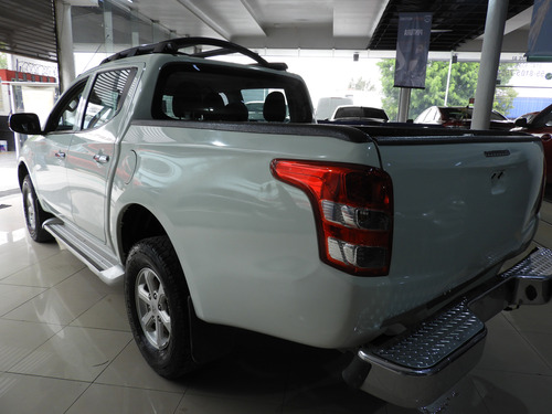 Mitsubishi L200 2.4 Cabina Doble 4x4 Mt
