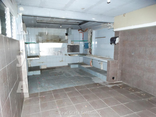 Local Comercial 355 M2 En Venta/renta, 2 Accesos, López Portillo, Crucero, Cancún
