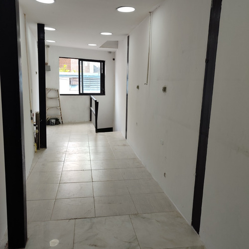Alquiler/ Local/ El Pedregal/ 30m2/ 1b