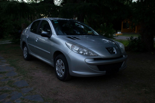 Peugeot 207 1.4 Sedan Active 75cv