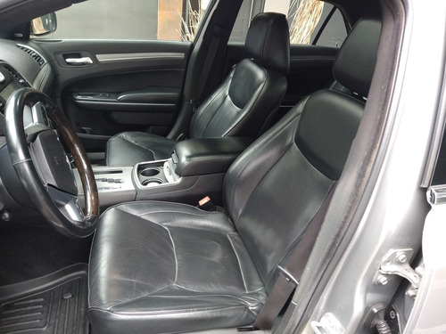 Imagen 8 de 15 de Chrysler 300c 3.6 Premium V8 5 Vel At 2012