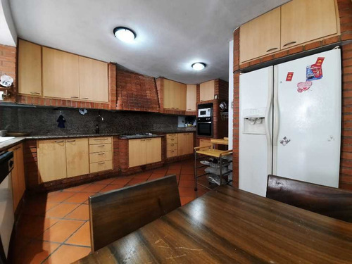 Imagen 8 de 21 de Vendo Casa 320m2 4h/3b/2p Santa Ines 4924