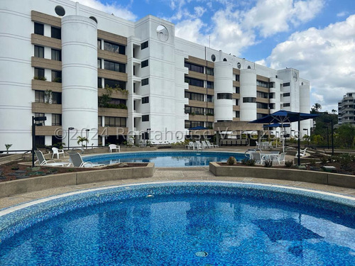 Ss: Vende Apartamento 24-28320 En San Roman De 253,81 M2, 3h/5b/3pe