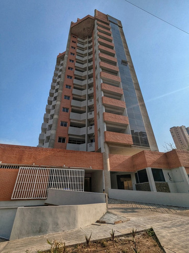 Sky Group Atenea Vende En Obra Blanca Mercado Primario, Ubicado En Unas De Las Mejores Zonas De Valencia, La Urbanización La Trigaleña, Res. Roraima Ap1108