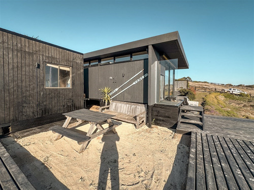 Casa En Venta En Pichilemu, Con Gran Vista Al Mar