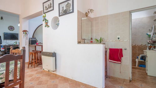 Venta Casa De 2 Plantas 4 Dormitorios En Arroyito