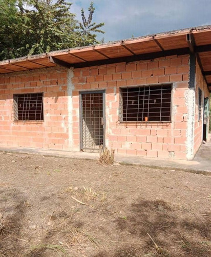 Vende Parcela Con Bienhechurias En San Diego Sector El Polvero G09-18