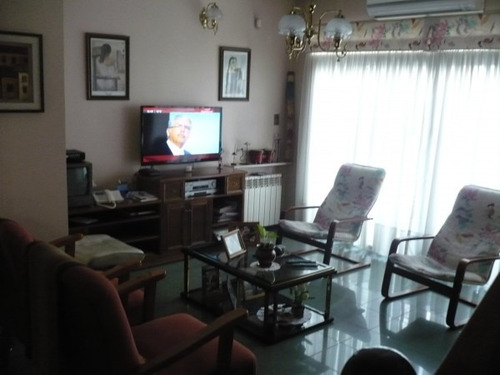 Imagen 4 de 15 de Chalet 4 Ambientes Con Cochera