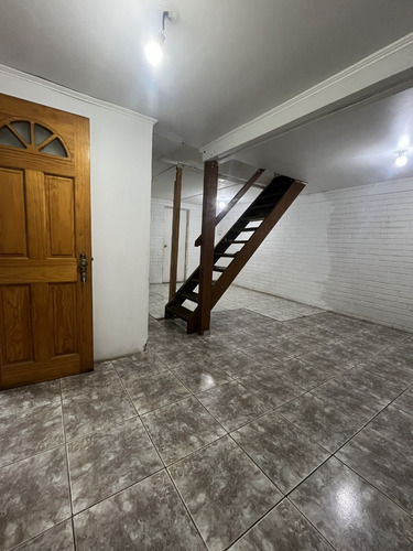 Casa Iluminada Y Cómoda .3d.1b.1e Y Amplio Patio.