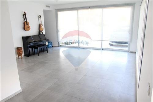Casa En Venta En Lomas De City Bell