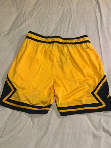 Short Jordan Oversize Amarillo