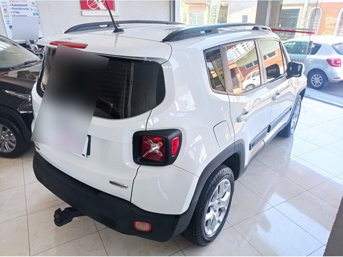 Imagem 7 de 9 de Jeep Renegade
