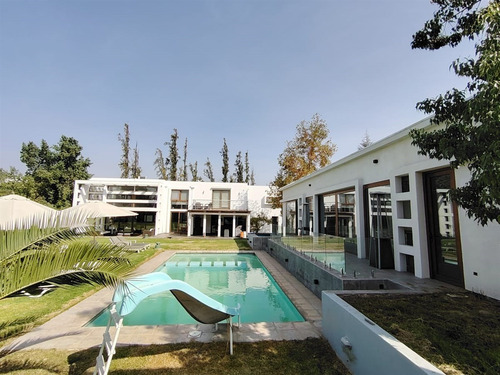 Casa A Todo Lujo En Chicureo Con Discoteque