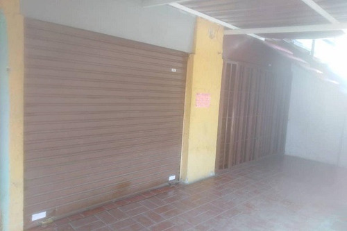 Imagen 2 de 4 de Local Comercial En Centro Comercial En Excelente Ubicación, En Ocumare Del Tuy