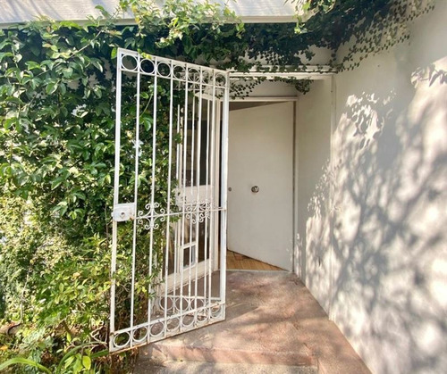 Casa En Venta De 3 Dorm. En Vitacura
