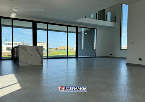 Casa En Venta En El Barrio Costas, Puertos / Escobar
