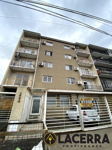 Departamento 2 Amb. Con Cochera En Villa Ballester.