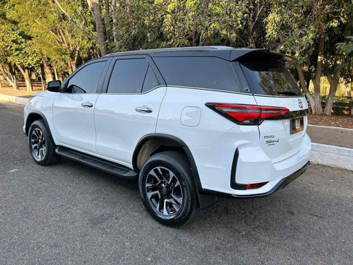Toyota Hilux SW4 2.7 SR 7 LUGARES 4X2 16V FLEX 4P AUTOMÁTICO