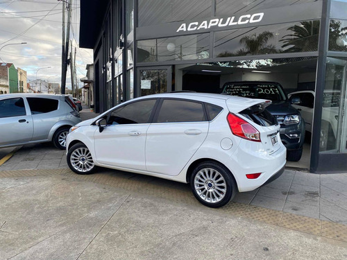 Imagen 3 de 18 de Ford Fiesta Kinetic Design 2015 1.6 Titanium 120cv