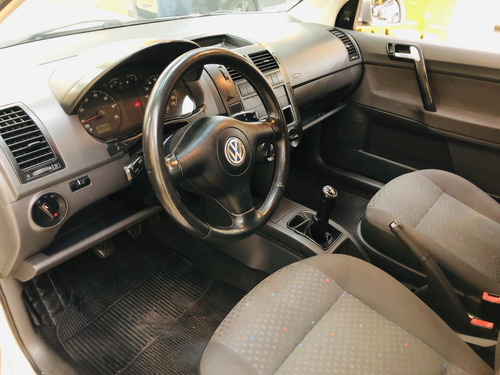 Volkswagen Polo 1.6 2002/2003 (8749)