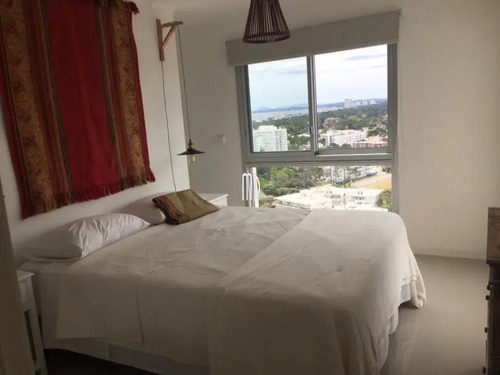 Hermoso Apartamento Con Vista Al Mar Desde Terraza- Ref: 6365