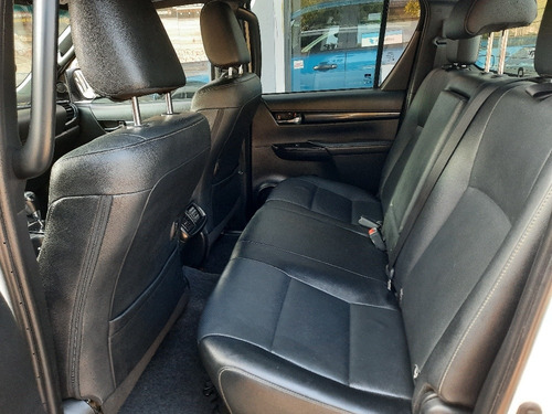 Imagen 19 de 20 de Toyota Hilux 2019 2.8 Cd Srx 177cv 4x4 At