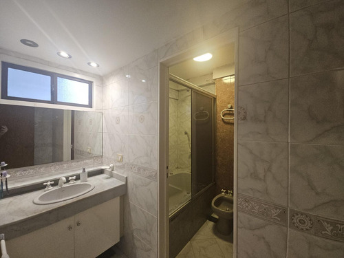 Venta Departamento De 5 Ambientes En Recoleta Con Cochera Y Baulera