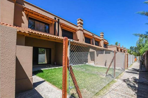 Casa En Venta 3 Dormitorios Condos Ugarteche Aldea Fisherton