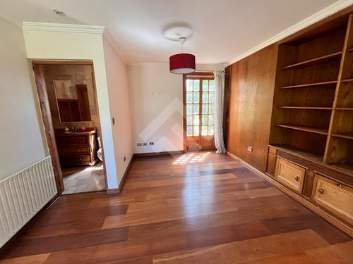 Casa En Venta De 4 Dorm. En Colina