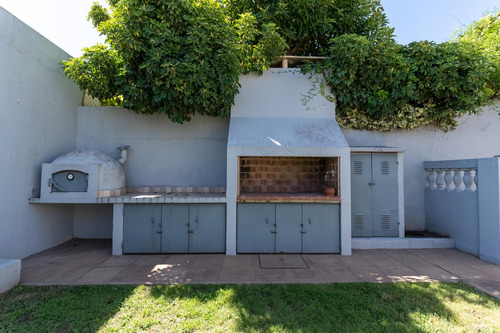 Casa A La Venta En Hipolito Yrigoyen 1182 Lujan Centro
