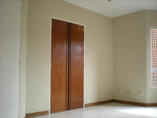 Imagen 3 de 14 de Ramiro E. Ruiz Vende Apto En El Rosal Mls #20-13858