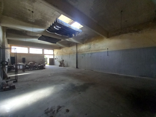 Venta Galpon Deposito Casa 5 Ambientes Mataderos