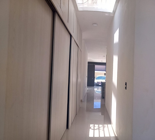 Oportunidad A Precio Valor Catastral 1 Piso Cada Recamara Con Baño Y Vestidor Lo Mas Selecto De Zona, Espacios Amplios Seg.24/7
