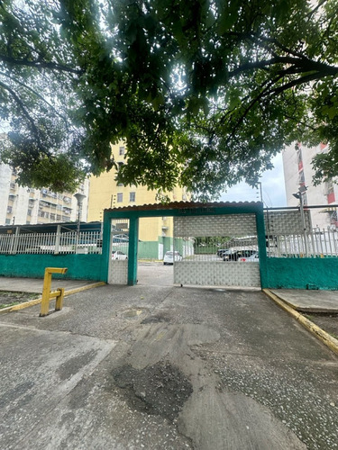 Apartamento En Alquiler, Urb. Base Aragua Maracay. Ag7856
