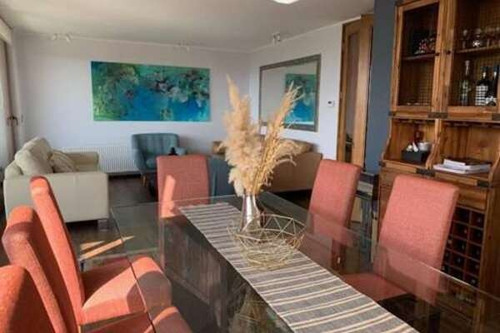 Espléndida Propiedad Con Amplio Jardín Privado.