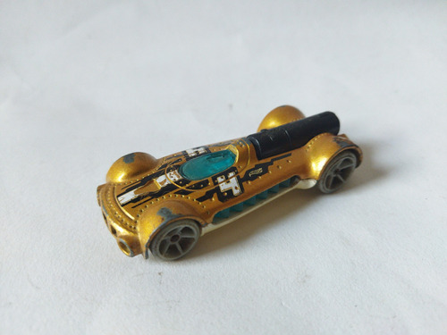 Hot Wheels Retro-active Dorado 2010