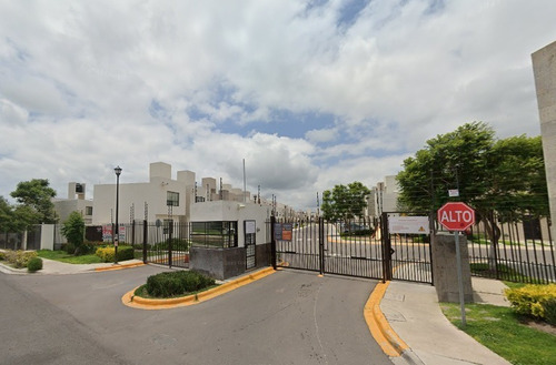 Casa Con Excelente Ubicación Y Mantenimiento Arf