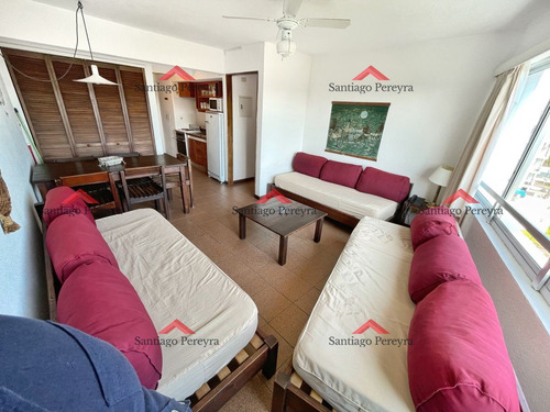 Imagen 3 de 16 de Oportunidad Apartamento En Torre Con Servicios. 50% Financiado, 1 Dormitorio Living Amplio Y Cochera