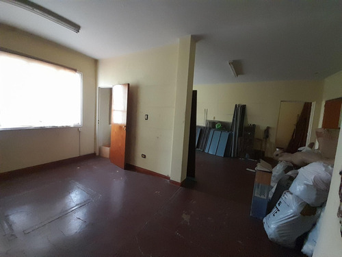 Moron Centro Alquiler Oficina 60m2- 2 Baños Propios Sobre 25 De Mayo