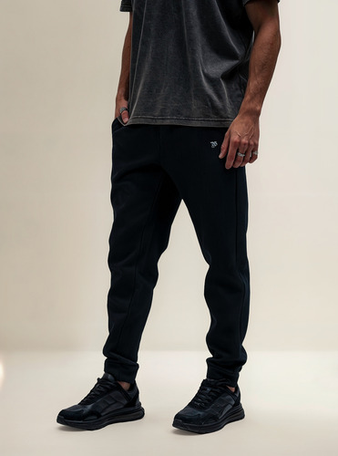 Jogger Algodon Frisa Hombre Acres De Diamante Beyond Self